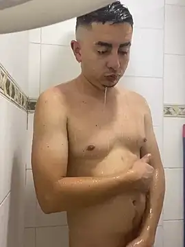 DanielGomez9 online show from December 14, 12:01 pm