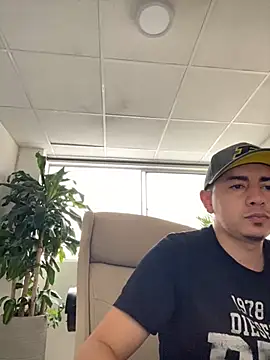 DanielGomez9 online show from January 21, 10:30 pm