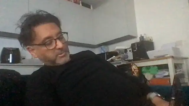 Snapshot of Robin007 chatting on October 31, 1:58 pm Robin007 online show from October 31, 1:58 pm