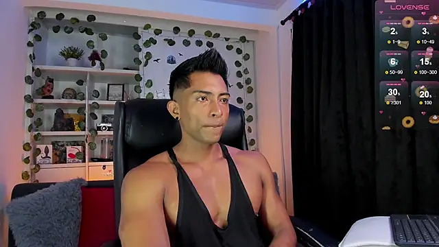 Snapshot of Couple_muscle1 chatting on December 29, 10:57 pm Couple muscle1 online show from December 29, 10:57 pm