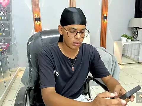 boylittle19cm online show from September 13, 1:12 pm