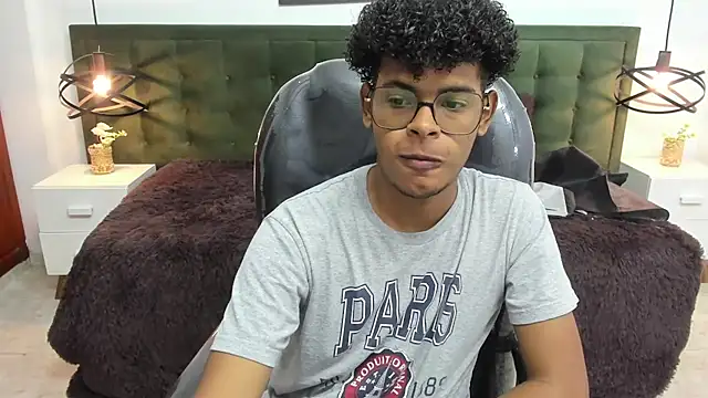 boylittle19cm online show from September 28, 12:03 pm