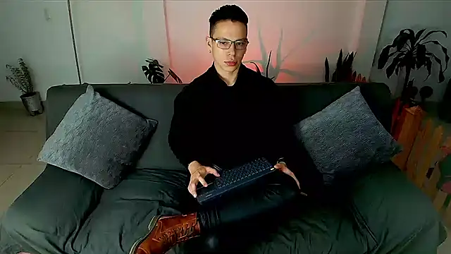 Snapshot of Baxter_Dex chatting on February 11, 4:01 am Baxter Dex online show from February 11, 4:01 am