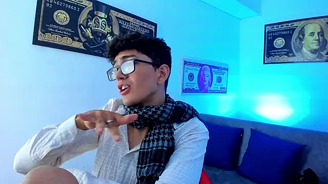 TylerWhite  online show from December 28, 2:54 am