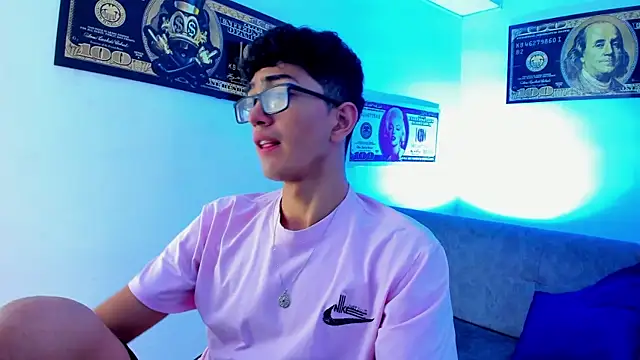 TylerWhite  online show from January 9, 2:54 am