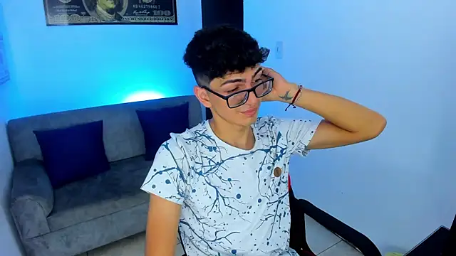 TylerWhite  online show from December 11, 2:43 am