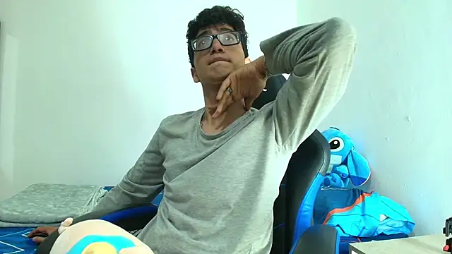 TylerWhite  online show from March 18, 11:42 pm