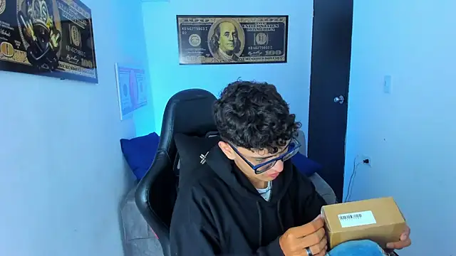 TylerWhite  online show from February 23, 2:56 am