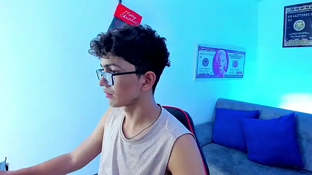 TylerWhite  online show from December 7, 2:53 am