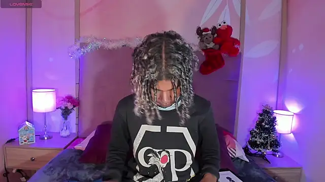 Maxim-Walker online show from December 19, 3:18 am