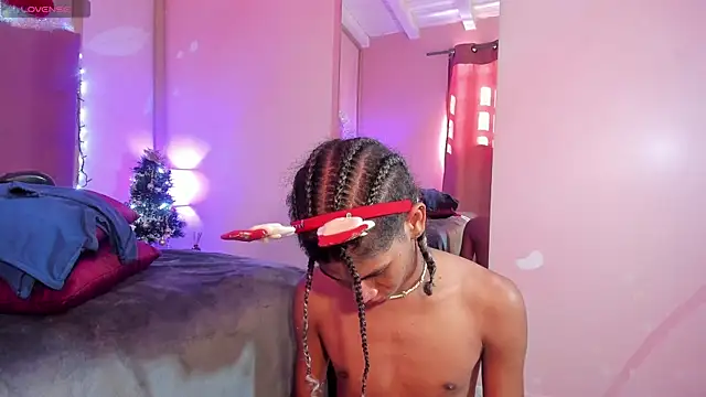 Maxim-Walker online show from December 31, 1:19 pm