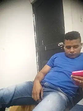 SaucyAffair0 online show from March 10, 2:06 am