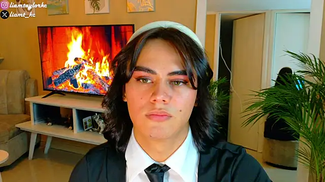 Liam Taylor online show from October 1, 4:05 am