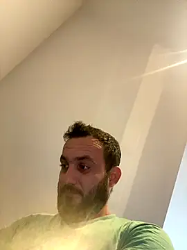 cosmin9000 online show from November 2, 7:45 am