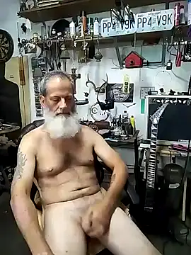 Snapshot of Danialanon chatting on October 4, 4:17 am Danialanon online show from October 4, 4:17 am