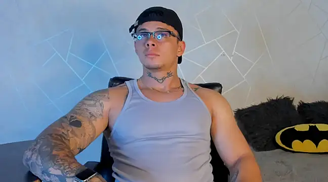 NoahhBrown online show from January 15, 4:04 am