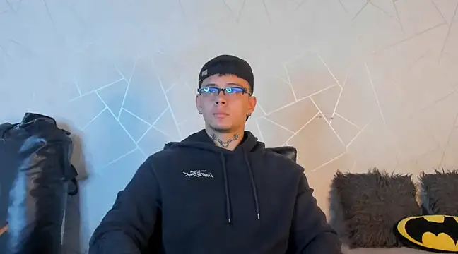 NoahhBrown online show from December 20, 3:25 am