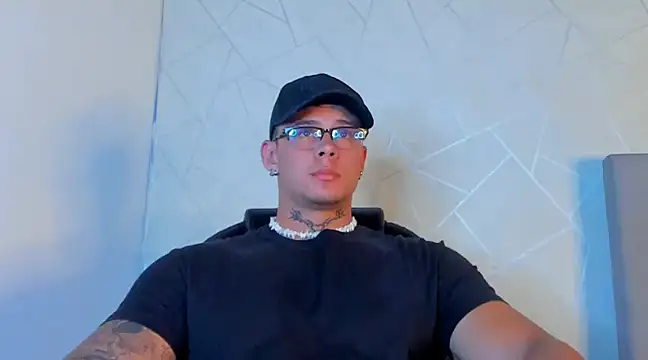 NoahhBrown online show from January 28, 4:08 am