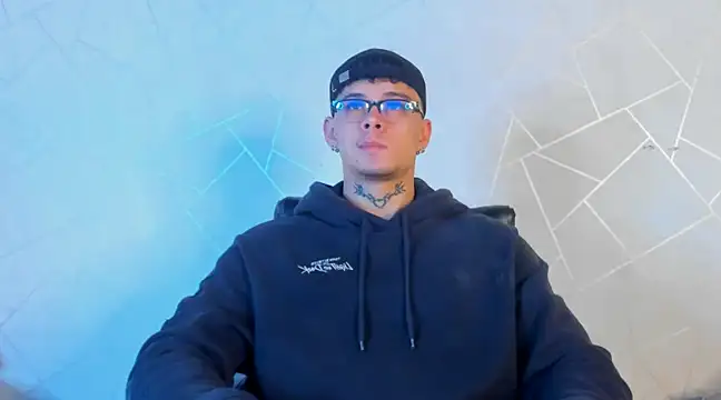 NoahhBrown online show from December 11, 3:15 am