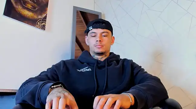 NoahhBrown online show from March 7, 3:29 am