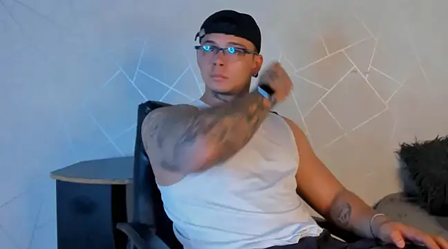 NoahhBrown online show from January 11, 3:55 am