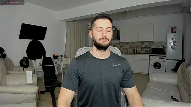 ZackFraser online show from March 6, 5:03 am