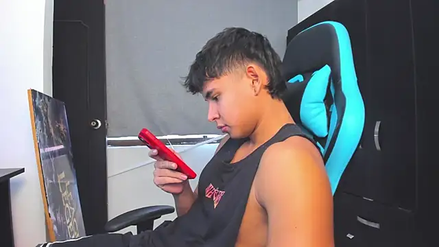 Bray Kevin online show from November 4, 7:48 pm