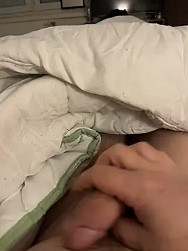 Snapshot of Micversa@xh chatting on February 24, 9:41 pm Micversaxh online show from February 24, 9:41 pm