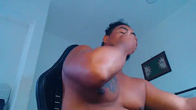 yosoy enzo2020 online show from February 16, 1:31 pm