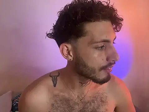 axel giracr online show from December 23, 8:14 pm