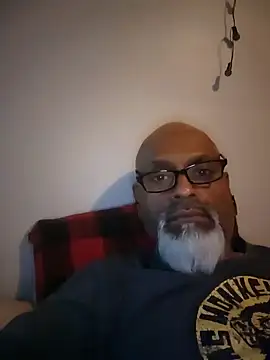 Snapshot of Darryltasha chatting on December 19, 7:51 am Darryltasha online show from December 19, 7:51 am