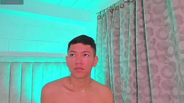 JulianRose 1 online show from January 15, 11:00 am