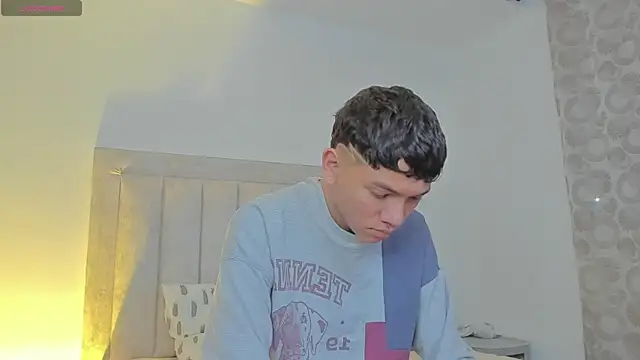 JulianRose 1 online show from March 18, 10:50 am