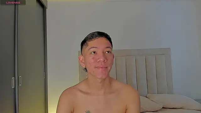 JulianRose 1 online show from October 8, 12:42 pm