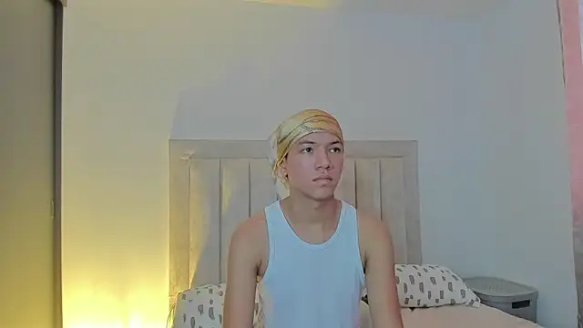 JulianRose 1 online show from March 16, 11:27 am