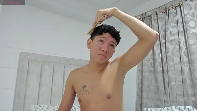 JulianRose 1 online show from December 2, 10:38 am