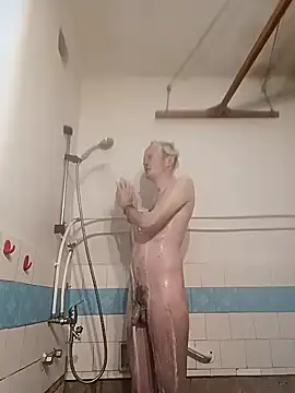 Julien emperor online show from December 31, 5:40 pm