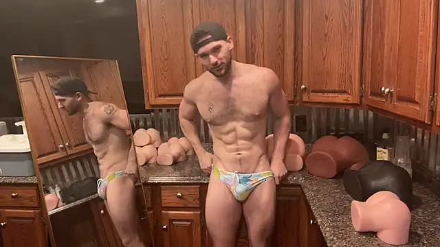 Snapshot of AlphaZack_14 chatting on February 14, 7:07 am AlphaZack 14 online show from February 14, 7:07 am