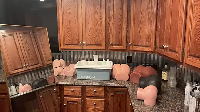 Snapshot of AlphaZack_14 chatting on February 13, 1:15 pm AlphaZack 14 online show from February 13, 1:15 pm