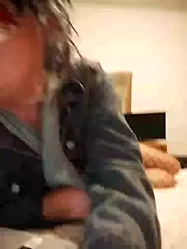 MATTIS11 online show from December 6, 8:40 pm