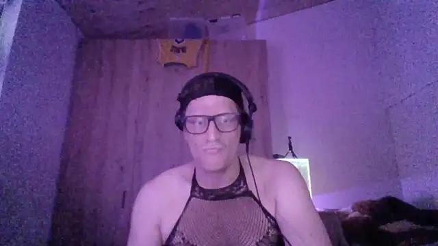 Bigthroaterboy online show from November 8, 2:42 pm