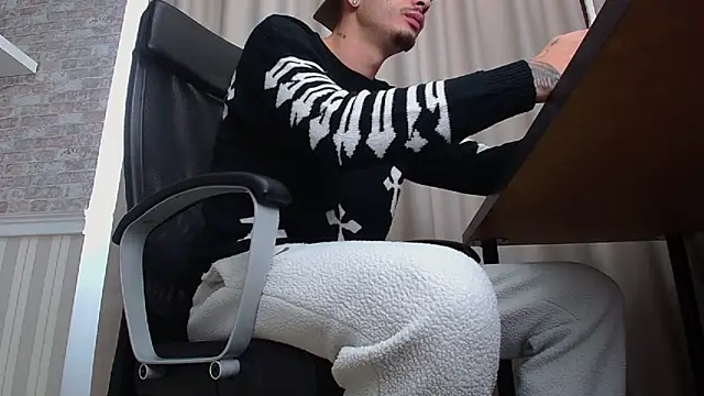 BrandonTate online show from October 2, 9:02 am