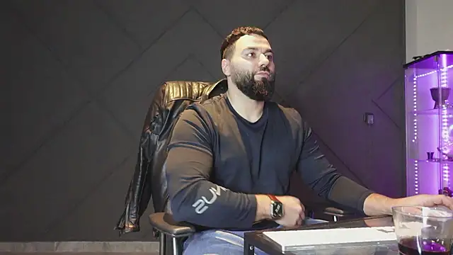 mattmasterss online show from March 5, 8:27 pm