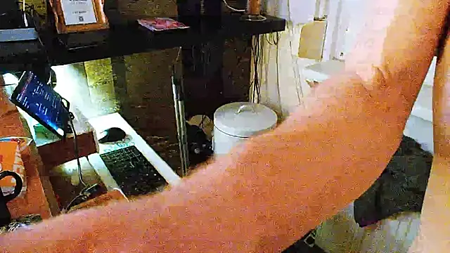 Snapshot of BongChannel chatting on December 12, 7:15 pm BongChannel online show from December 12, 7:15 pm