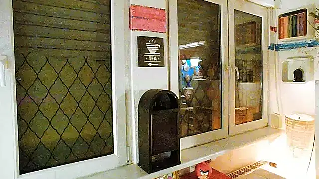 Snapshot of BongChannel chatting on December 30, 10:12 pm BongChannel online show from December 30, 10:12 pm