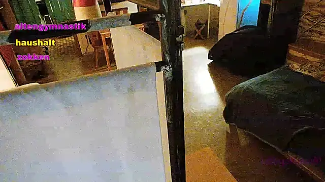 Snapshot of BongChannel chatting on January 29, 10:11 pm BongChannel online show from January 29, 10:11 pm