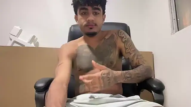 dominic brandd23 online show from December 23, 6:55 am