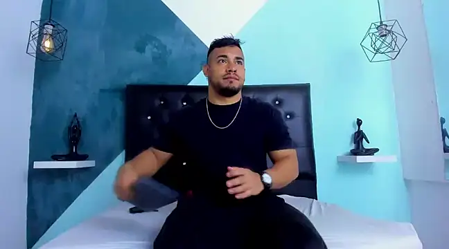 BrianMalonee online show from December 22, 1:11 pm