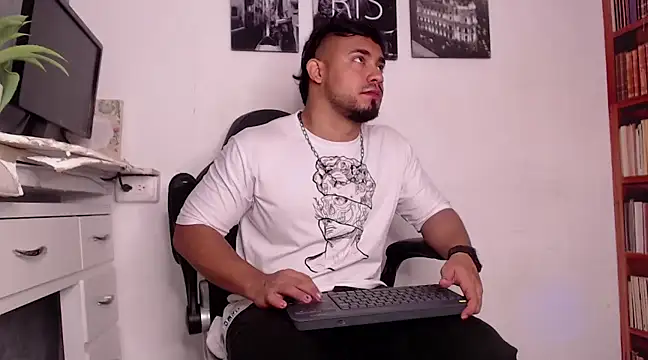 BrianMalonee online show from December 4, 12:58 pm