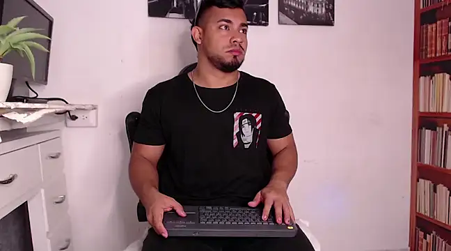 BrianMalonee online show from December 11, 1:00 pm